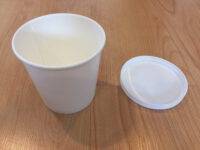 ขายส่ง ถ้วยไอศครีม หรือ ถ้วยซุป พร้อมฝาพลาสติกสีขาว 22oz : 1 ลัง - Image 3