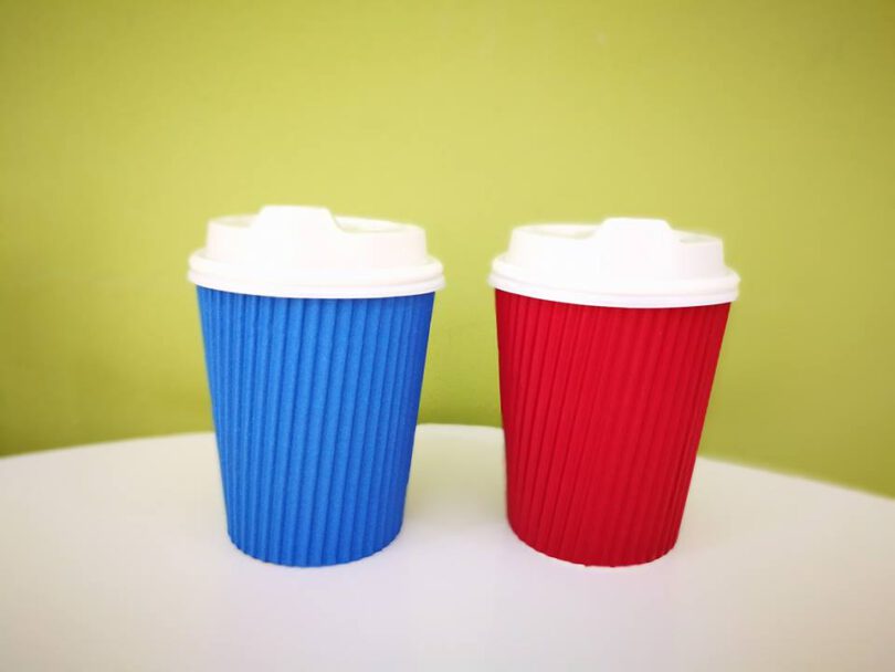 แก้วกระดาษ ripple wall cup 8oz Promotion!! แก้วกระดาษ Blue/Red ripple wall paper cup 8oz : 1,000 ชุดพร้อมฝาขาว - Image 1
