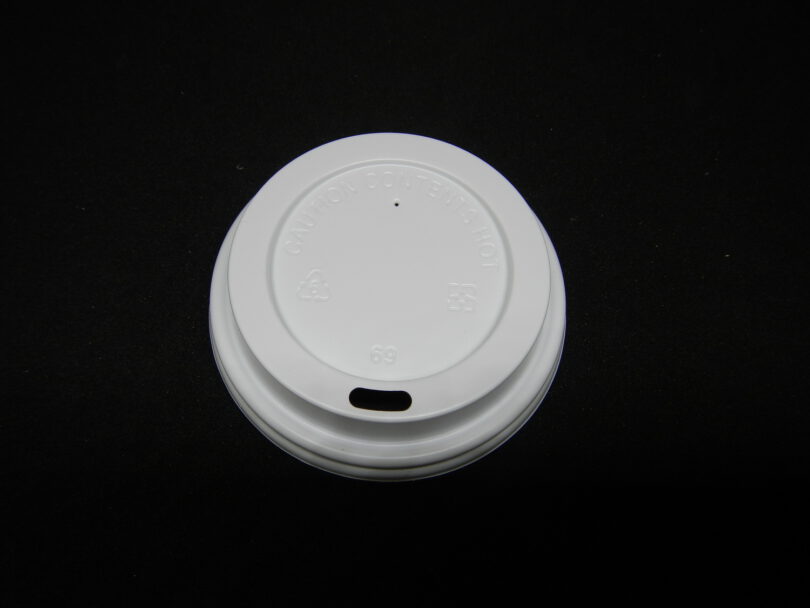 ฝาแก้วกาแฟ สีขาว แบบนูน ขายส่ง ฝาแก้วพลาสติก แบบนูน สำหรับ แก้วกาแฟ 8oz สีขาว : 1 ลัง - Image 1