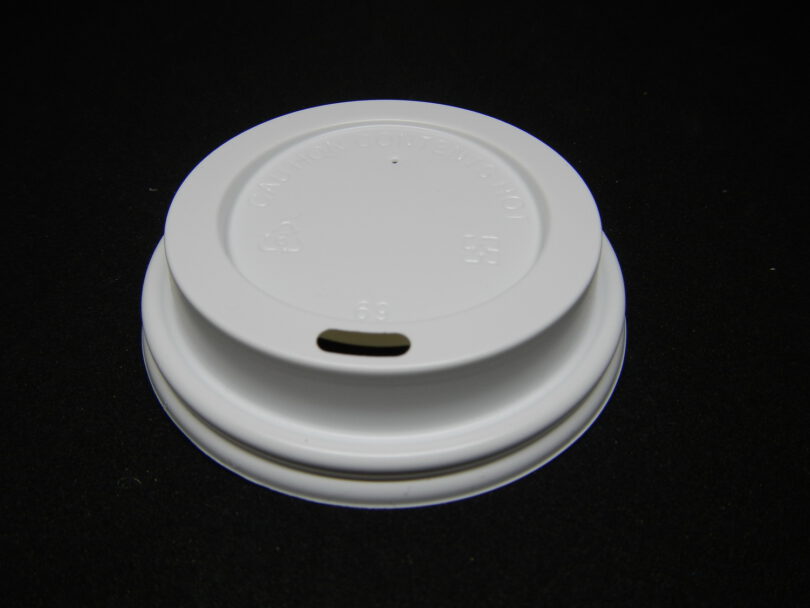 ฝาพลาสติก สีขาว แบบนูน ขายส่ง ฝาแก้วพลาสติก แบบนูน สำหรับ แก้วกาแฟ 8oz สีขาว : 1 ลัง - Image 2