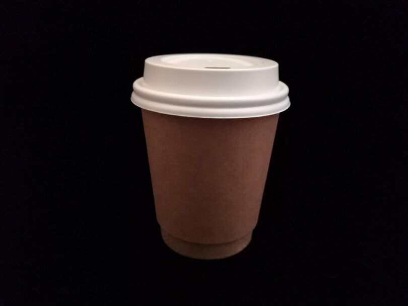 ขายส่ง แก้วกระดาษ 2 ชั้น สีน้ำตาล kraft double wall paper cup 8oz พร้อมฝาขาว : 1 ลัง - Image 1